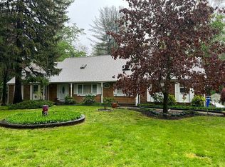 8 Martin Dr, Lincroft, NJ 07738