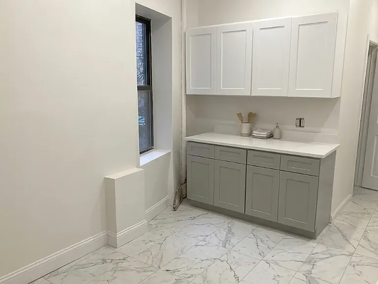 773 4th Ave #1L — Photo 3