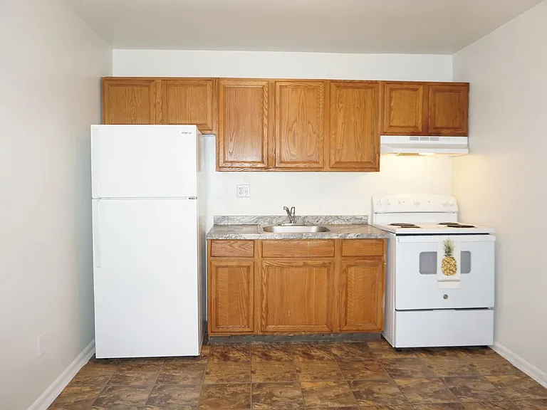 Oakwood Apartments — Photo 17
