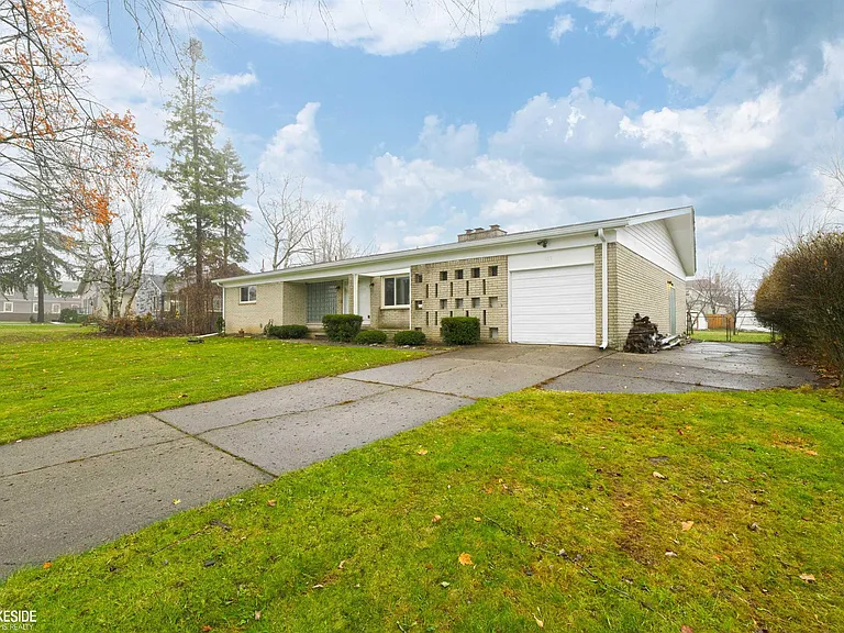 107 Bloomfield Blvd — Photo 41