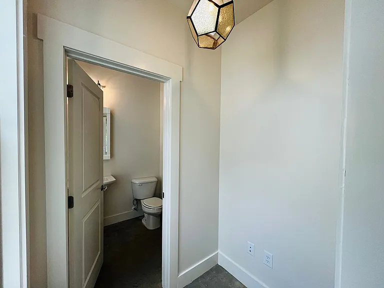 705 Jefferson St — Photo 19