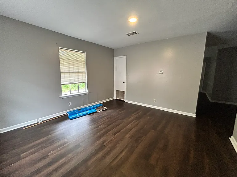 901 E 29th Ave #10 — Photo 3