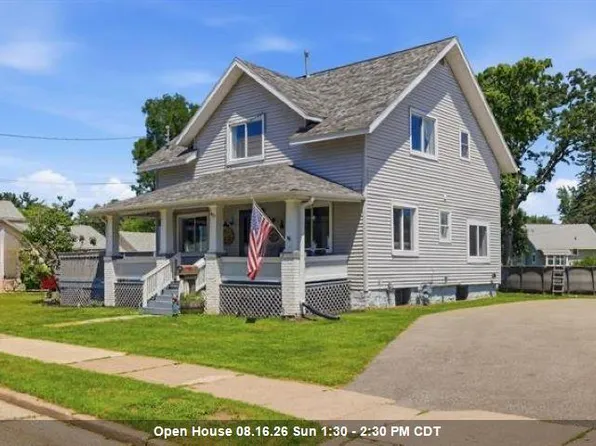 427 5th St, Waupaca, WI 54981