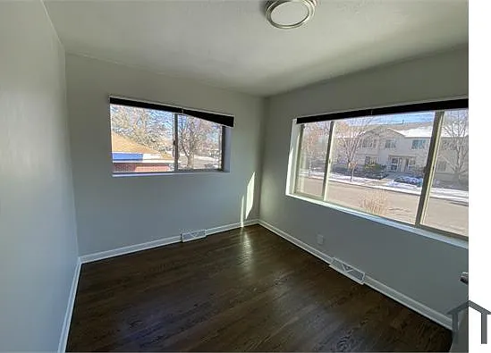 3 bed, 950 sqft, $2,100 — Photo 2