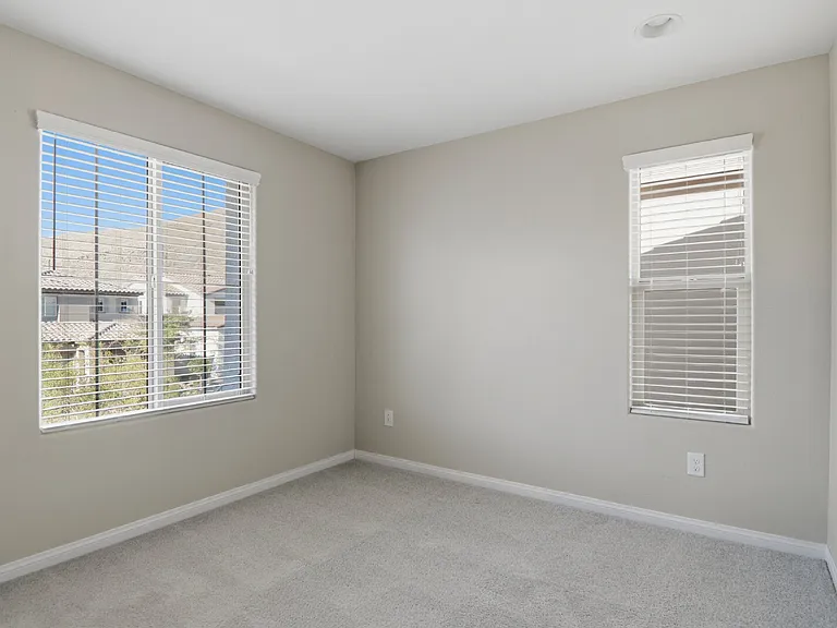 3158 Molinos Dr — Photo 38