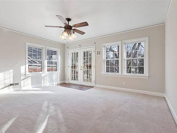 2nd image of 2605 Sherwood St