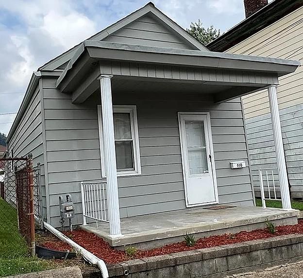 1st image of 610 Jefferson St