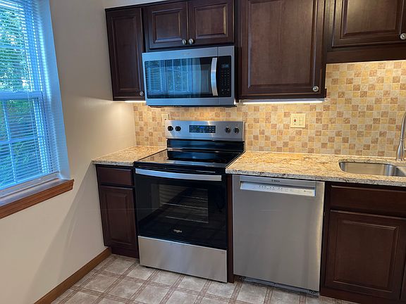 3rd image of 93 2nd St APT 3