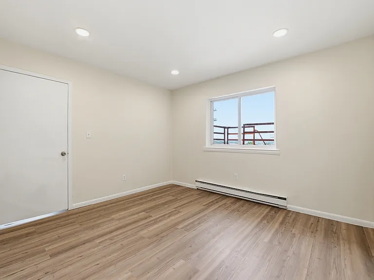 601 Fairview Ave #A2 — Photo 2