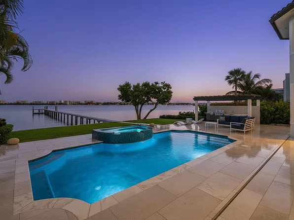 3 Lakeside Palms Court, Lake Worth Beach, FL 33460