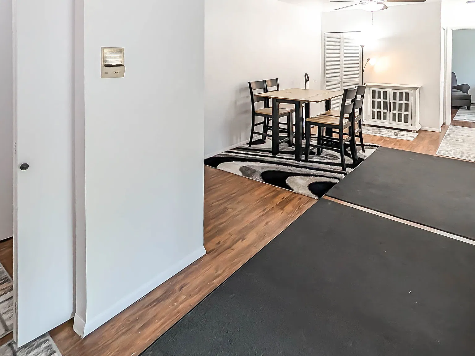 2 bed, 806 sqft, $1,450 — Photo 2