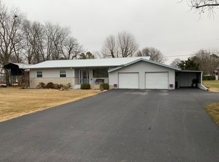 721 N 46th St, Grove, OK 74344