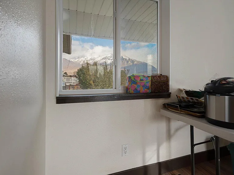 209 S 1100 E — Photo 17