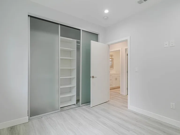 9035 Rathburn Ave #1/2 — Photo 15