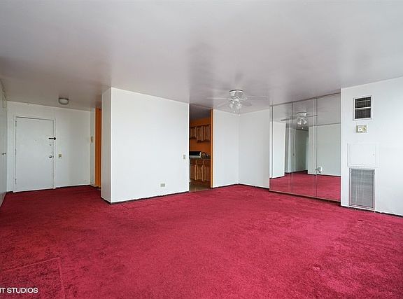 5th image of 4800 S Lake Park Ave APT 2010