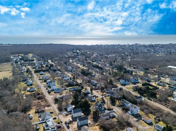 62 Daytona Ave, Narragansett, RI 02882