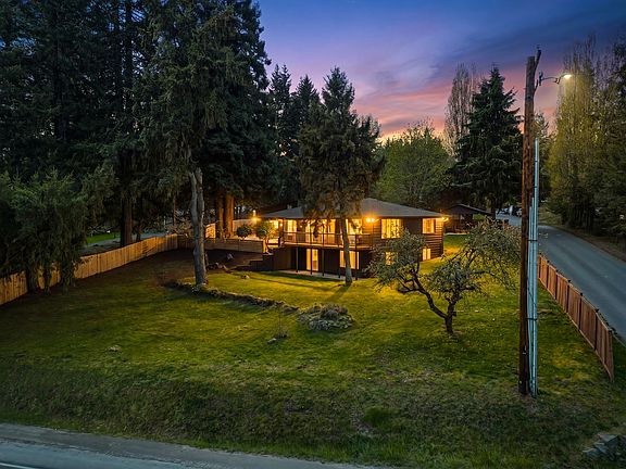 2nd image of 1366 SE High Ridge Ct