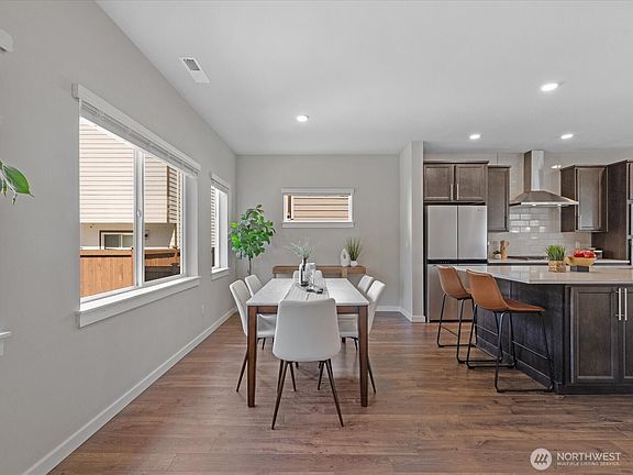 5th image of 20820 3rd Avenue SE