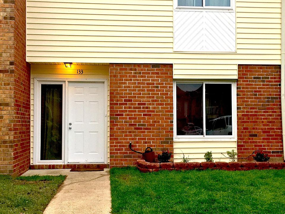 Lovely quiet neighborhood. New sod and flower bed. Pressure washed. We have been landlords for 15 years and take good care of our tenants.
