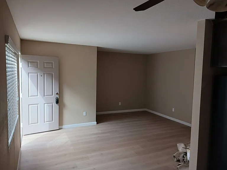 1070 Georgia St — Photo 2
