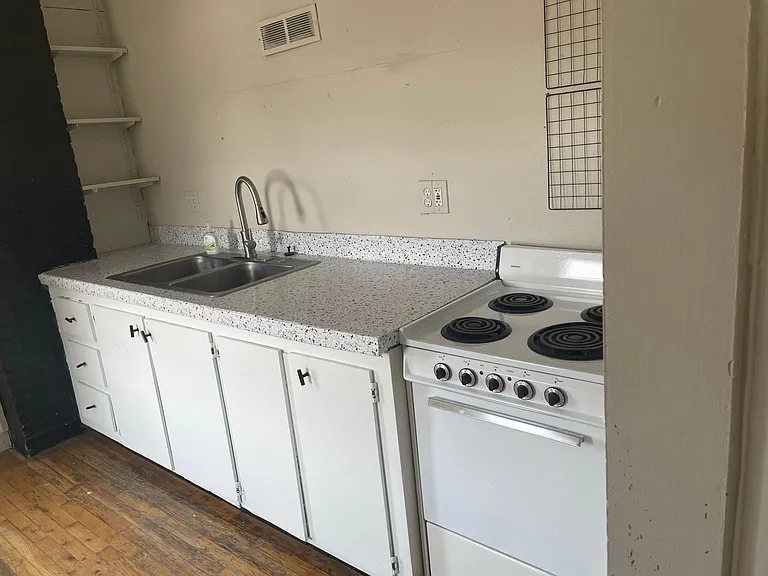 38 Comfort St — Photo 3