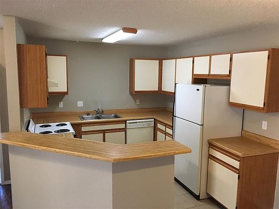 3rd image of 3003 Jadewood Ct APT A