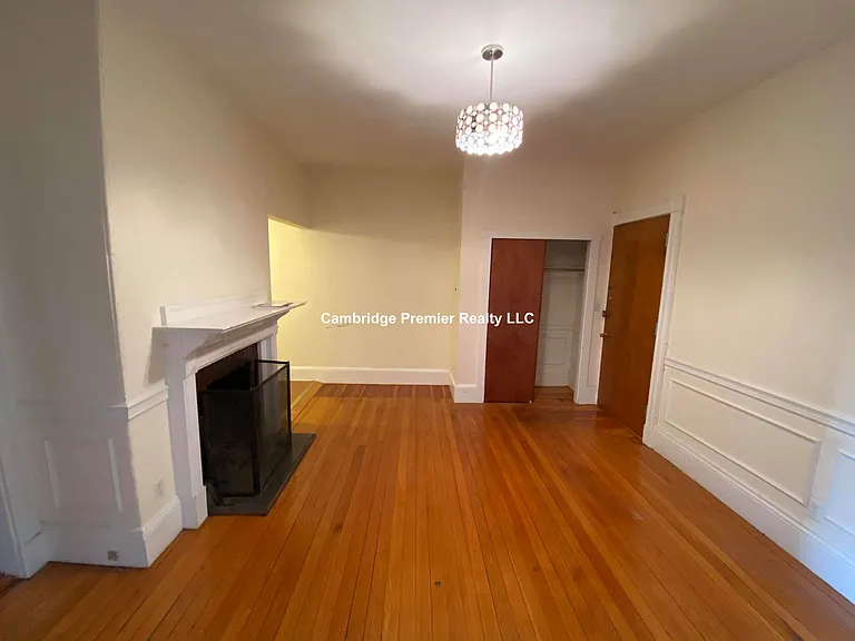381 Harvard St #2 — Photo 6