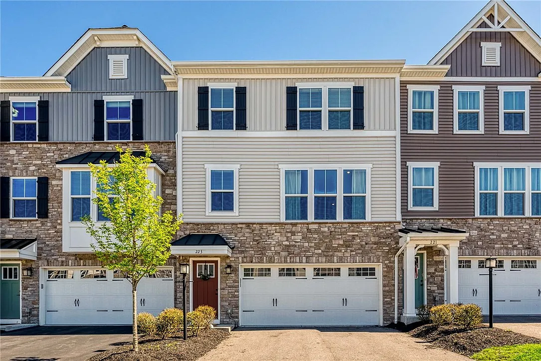 223 Olivia Way photo 1