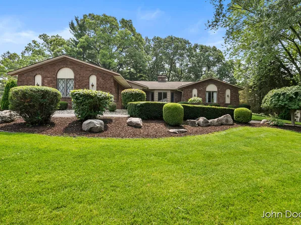 2530 Audobon Ct NE, Grand Rapids, MI 49525