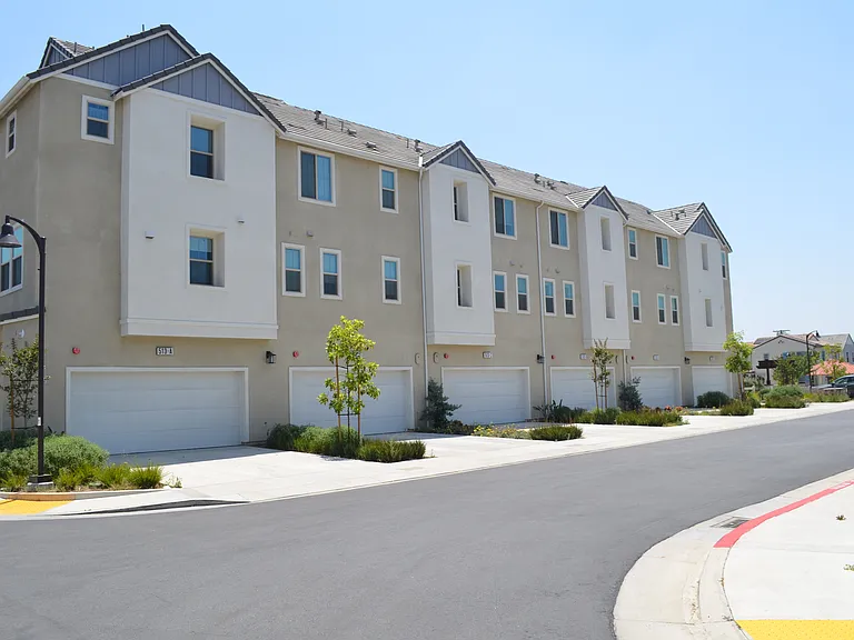 513 Tamarind Way #C — Photo 4
