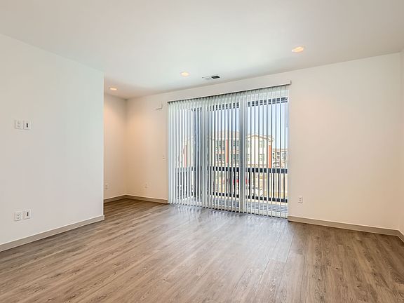 4th image of 19290 E 59th Ave #502