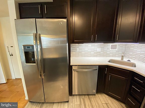 5th image of 118 Monroe St APT 804