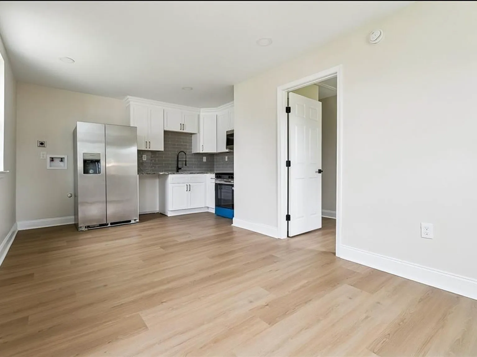 1 bed, 400 sqft, $1,500 — Photo 2