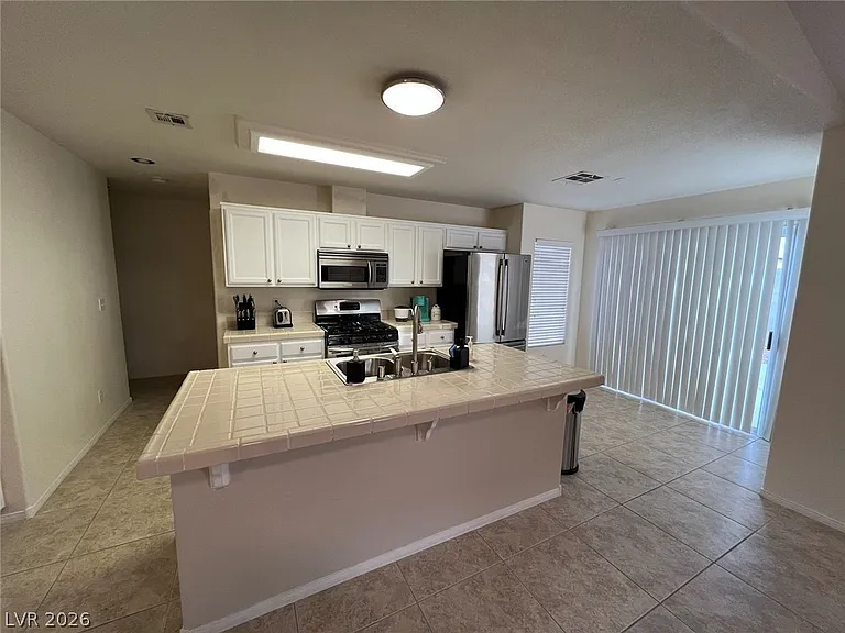 8109 Greenbush Dr — Photo 7