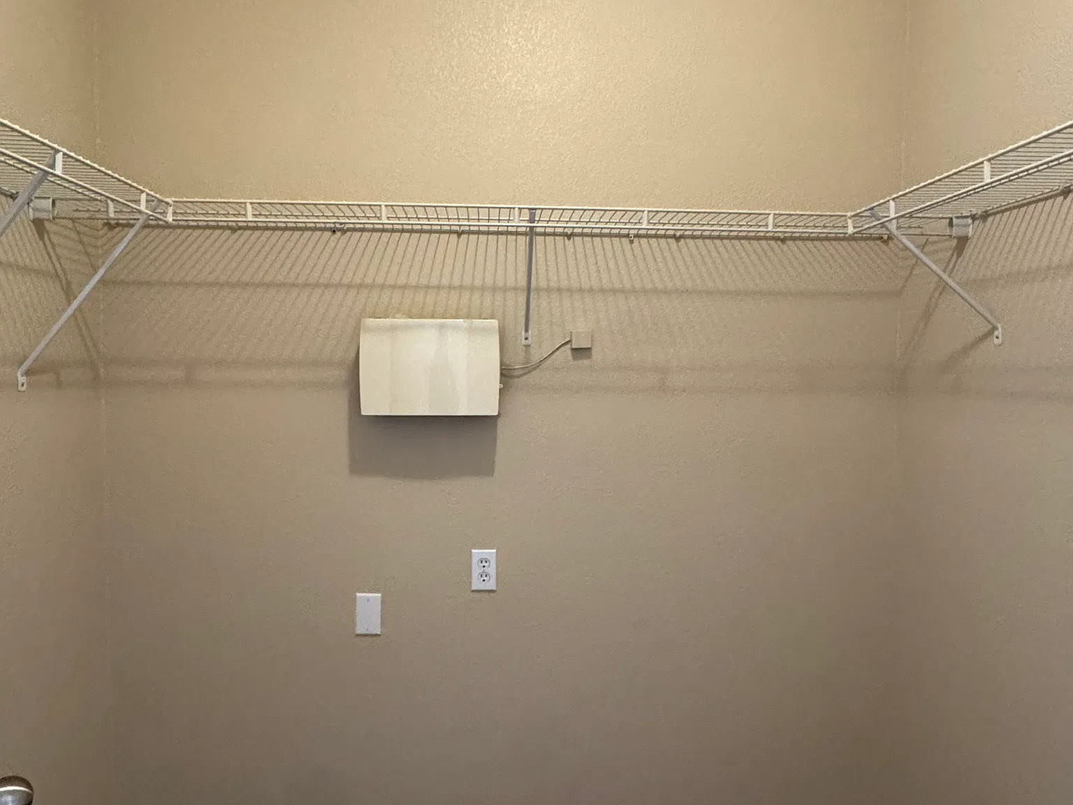 3 bed, 1620 sqft, $1,995 — Photo 3