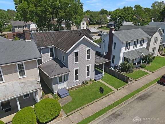 3rd image of 525 Maple Ave