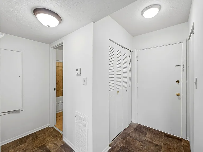 547 Riverview Dr — Photo 12