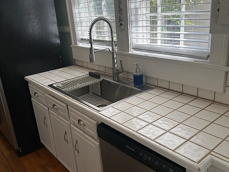 927 Heard Ave — Photo 15