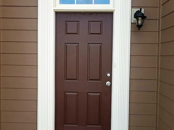 2nd image of 3927 Cannonsgate Ln #3927