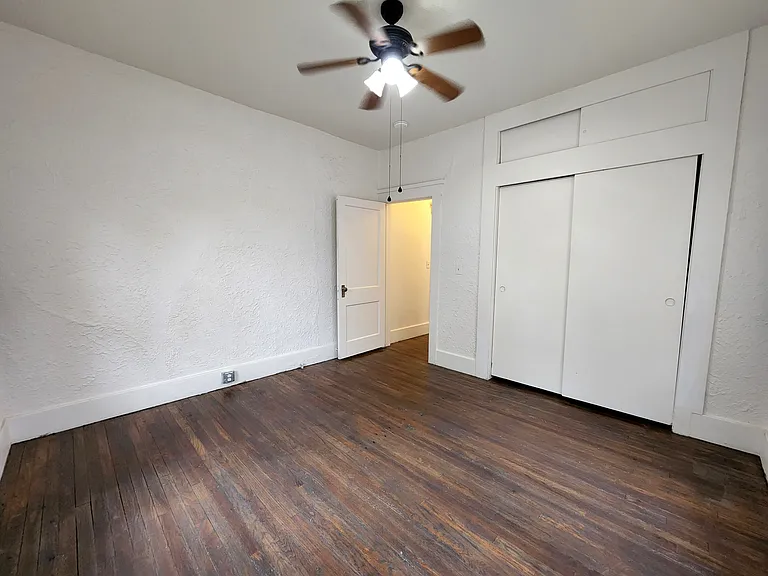 1946 NW 15th Streetmain House — Photo 19