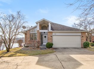 1122 Coles Dr, Columbus, IN 47201