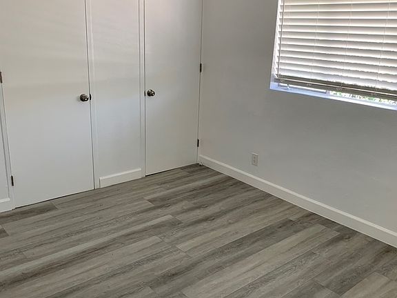 5th image of 2351 Warwick Ave #17B