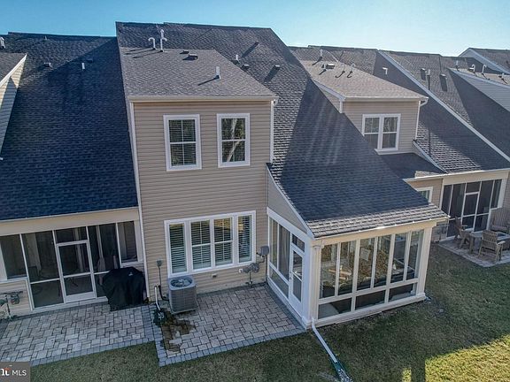 4th image of 32285 Norman Ln