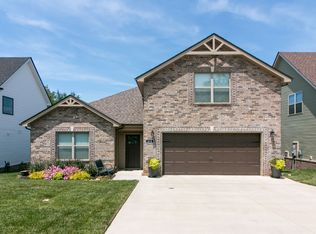 413 Wingfield Dr, Clarksville, TN 37043