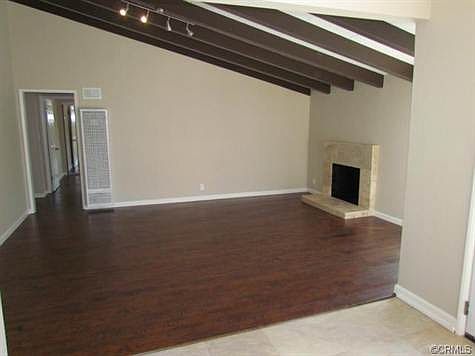 4th image of 1627 N Fries Ave