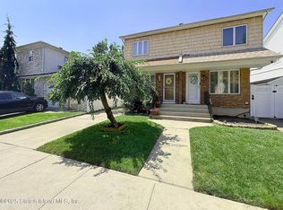 260 Woehrle Ave, Staten Island, NY 10312