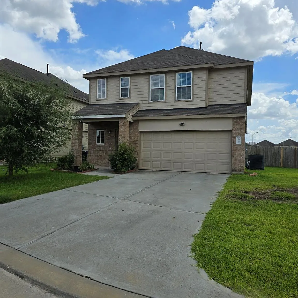 3 bed, 2.5 bath, 1884 sqft, $2,100 — Photo 2