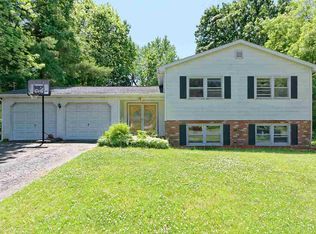 16 Marconi Dr, Latham, NY 12110