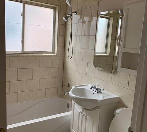 3rd image of 7208 Park Ave APT 3