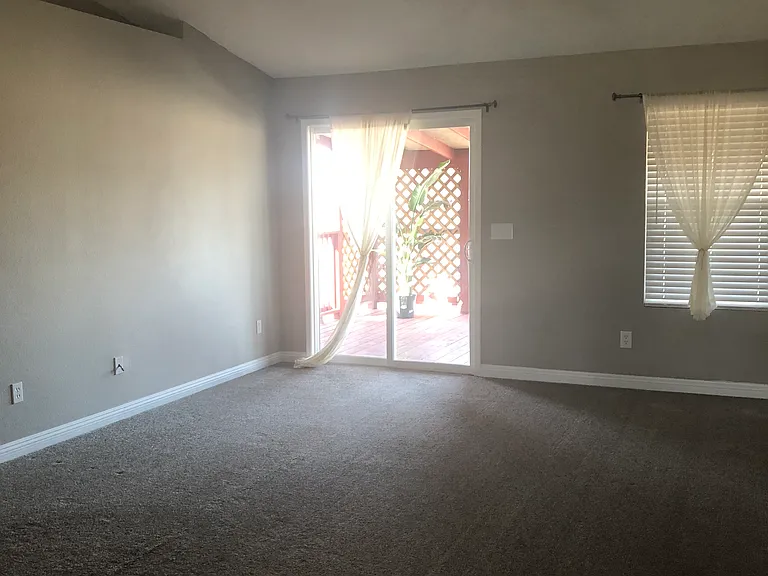 218 W Playground St — Photo 3